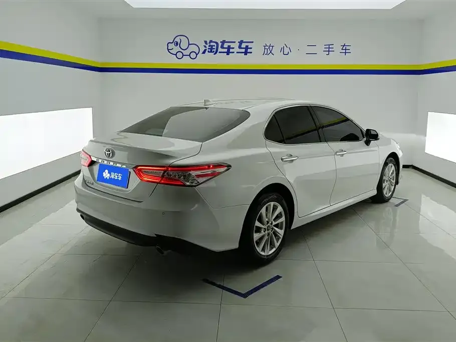 Toyota Camry 2023 из CN, фото 3