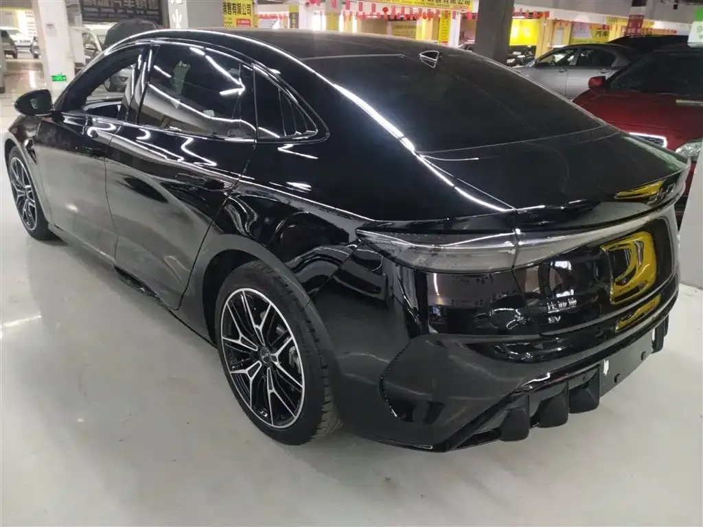BYD Seal — фото 7