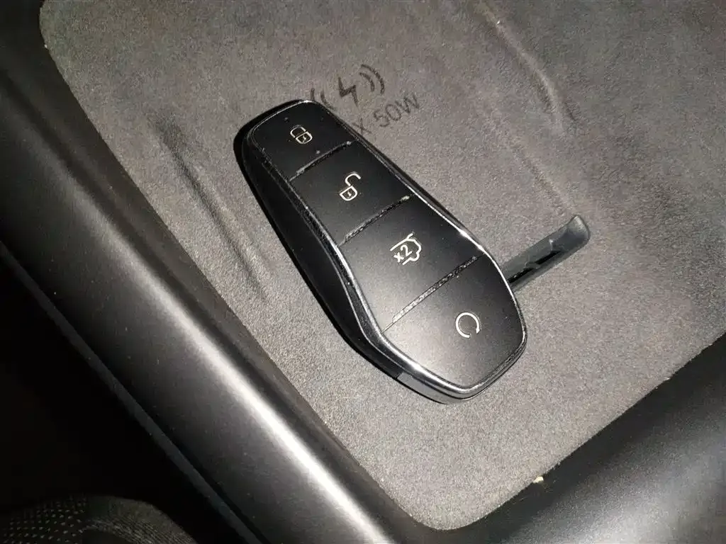 BYD Seal — фото 10