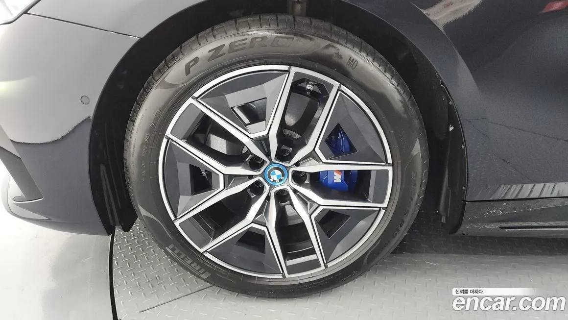 BMW i5 — фото 7
