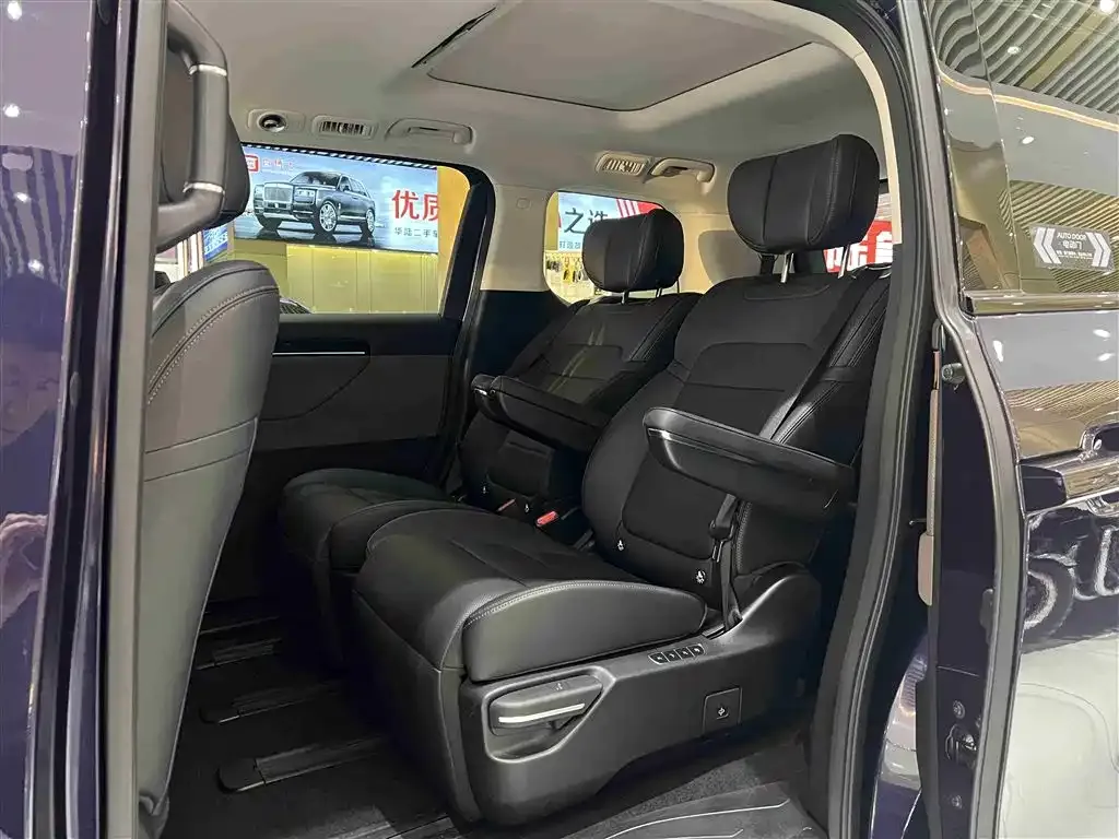 GAC Motor E8 Hybrid — фото 9