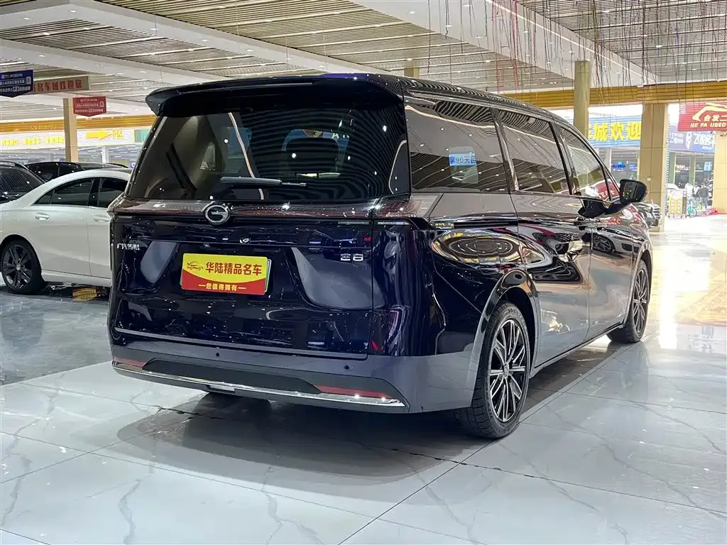 GAC Motor E8 Hybrid — фото 7