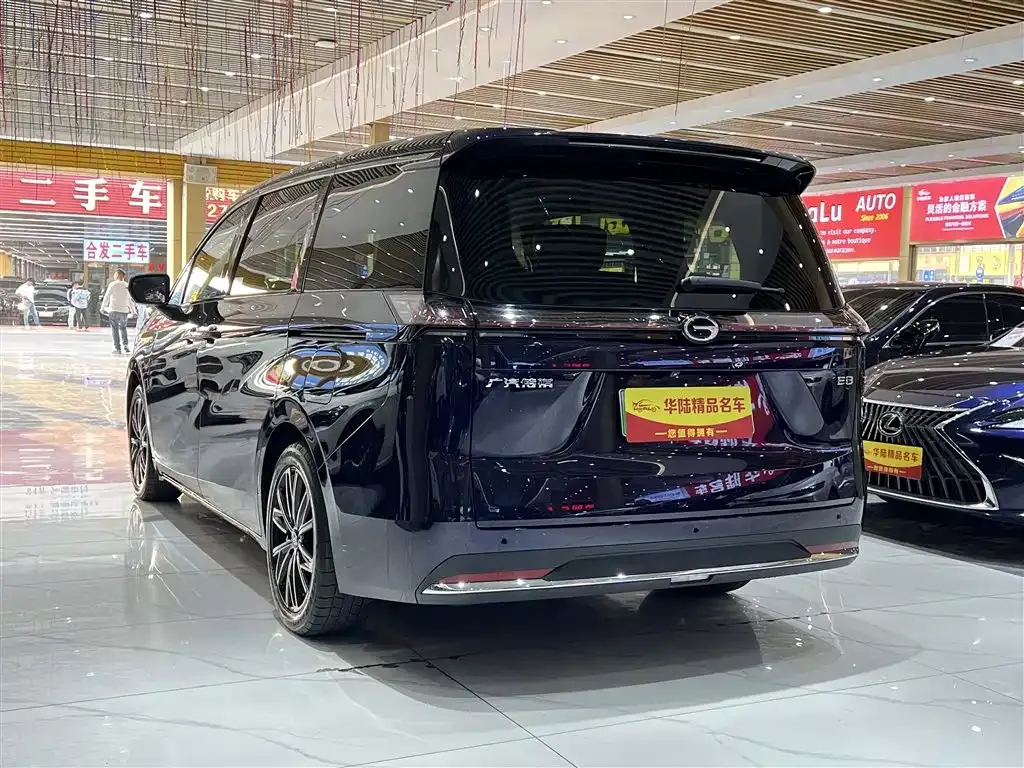 GAC Motor E8 Hybrid — фото 10