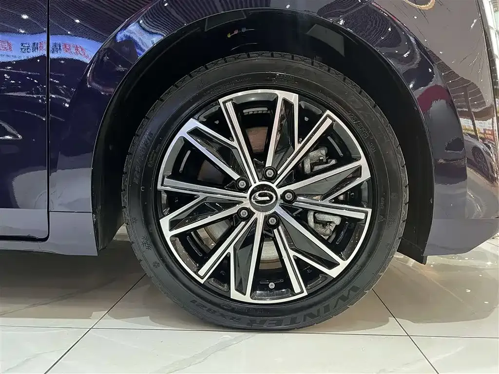 GAC Motor E8 Hybrid — фото 3
