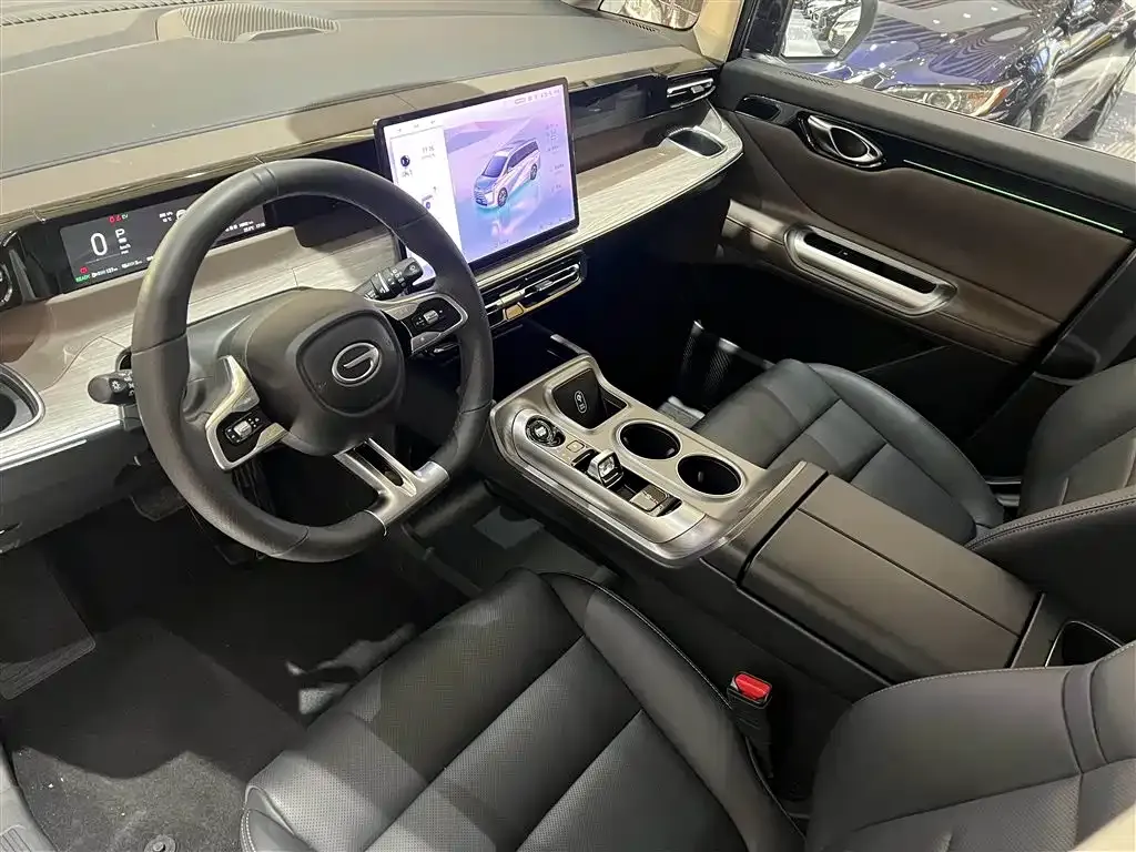 GAC Motor E8 Hybrid — фото 6