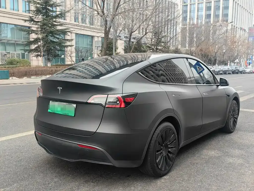 Tesla Model Y — фото 7