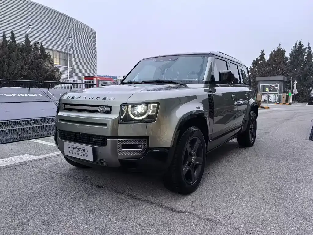 Land Rover Defender — фото 1