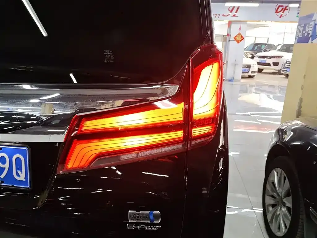 Toyota Alphard 2021 из CN, фото 8