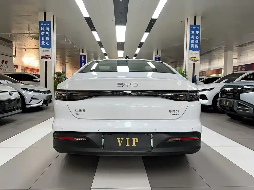BYD Seal 05 DM-i — фото 10