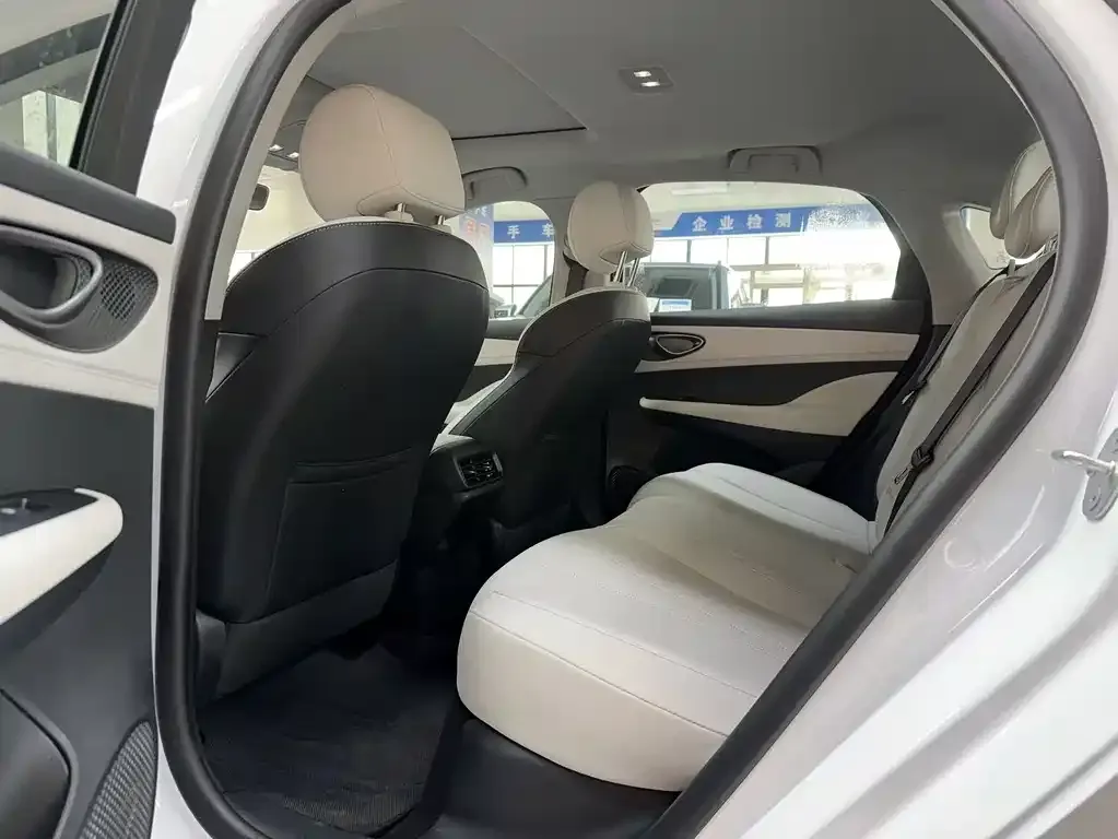 BYD Seal 05 DM-i — фото 2