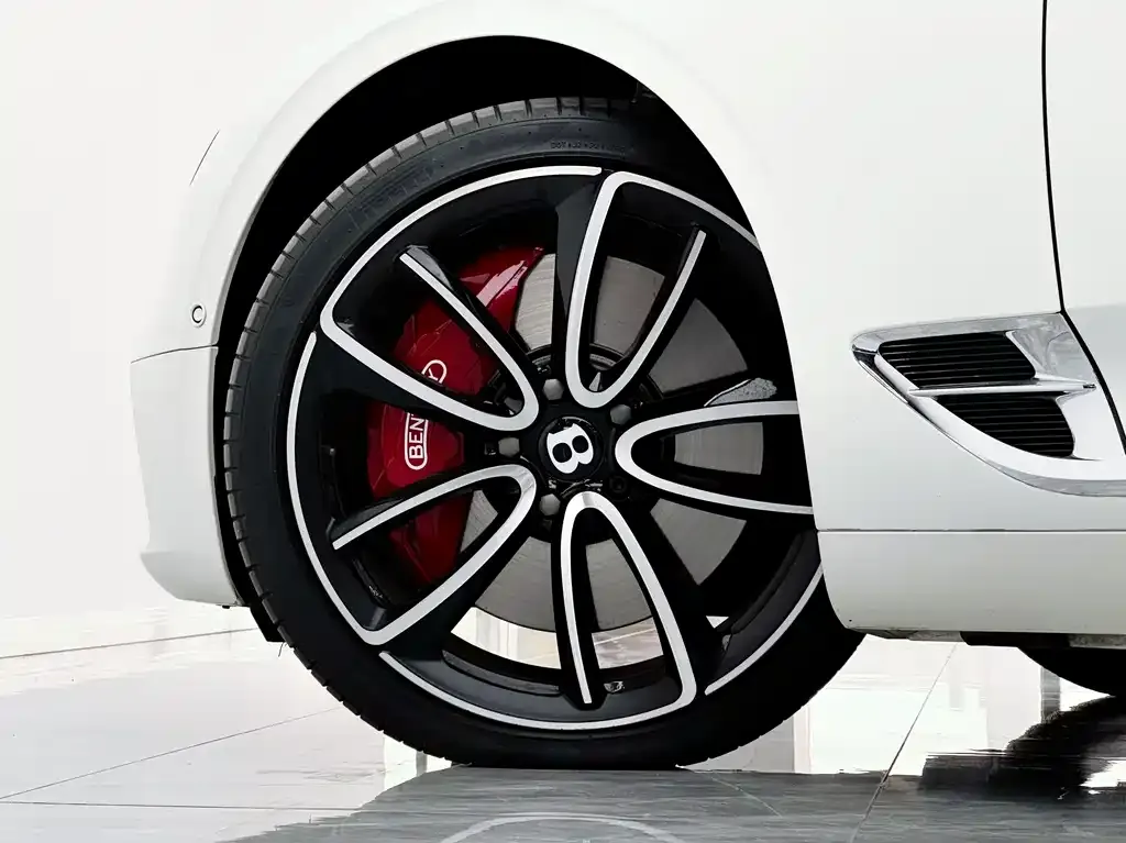 Bentley Continental 2021 из CN, фото 7