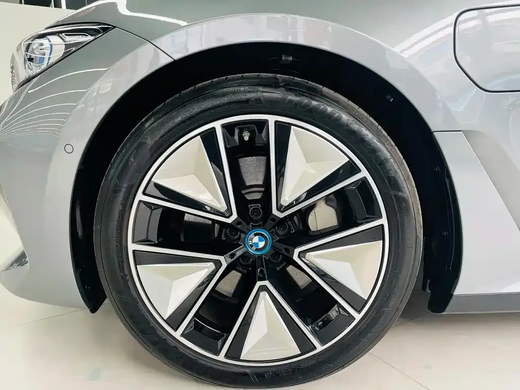 BMW i3 — фото 3
