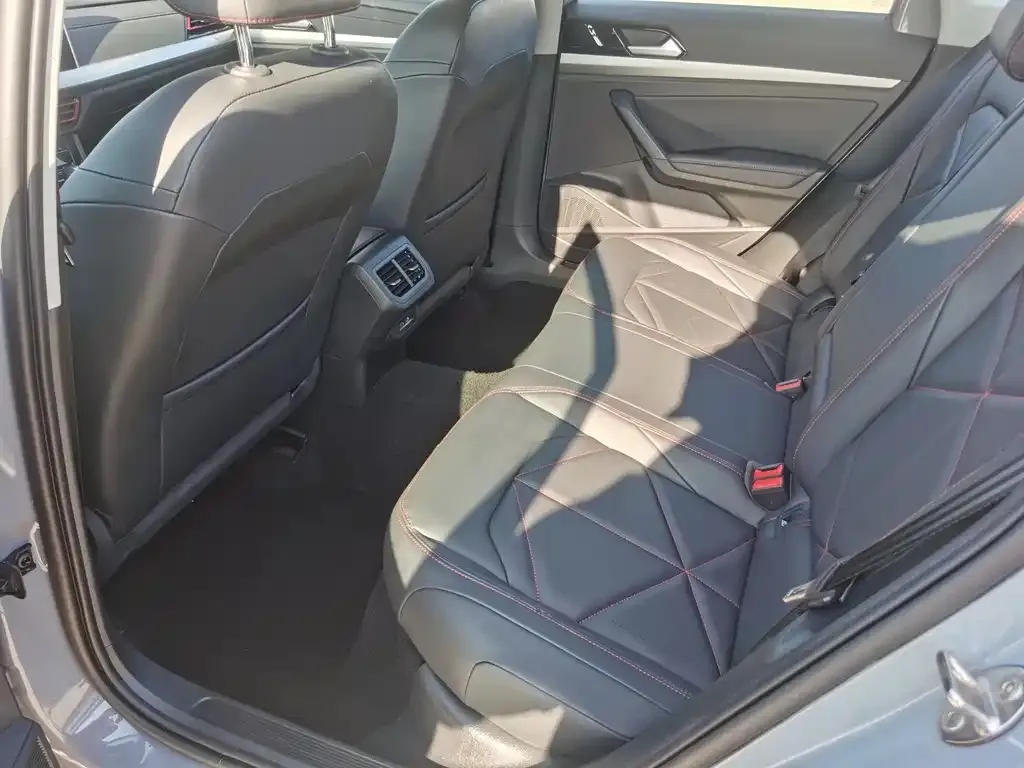 Volkswagen Lavida 2023 из CN, фото 2