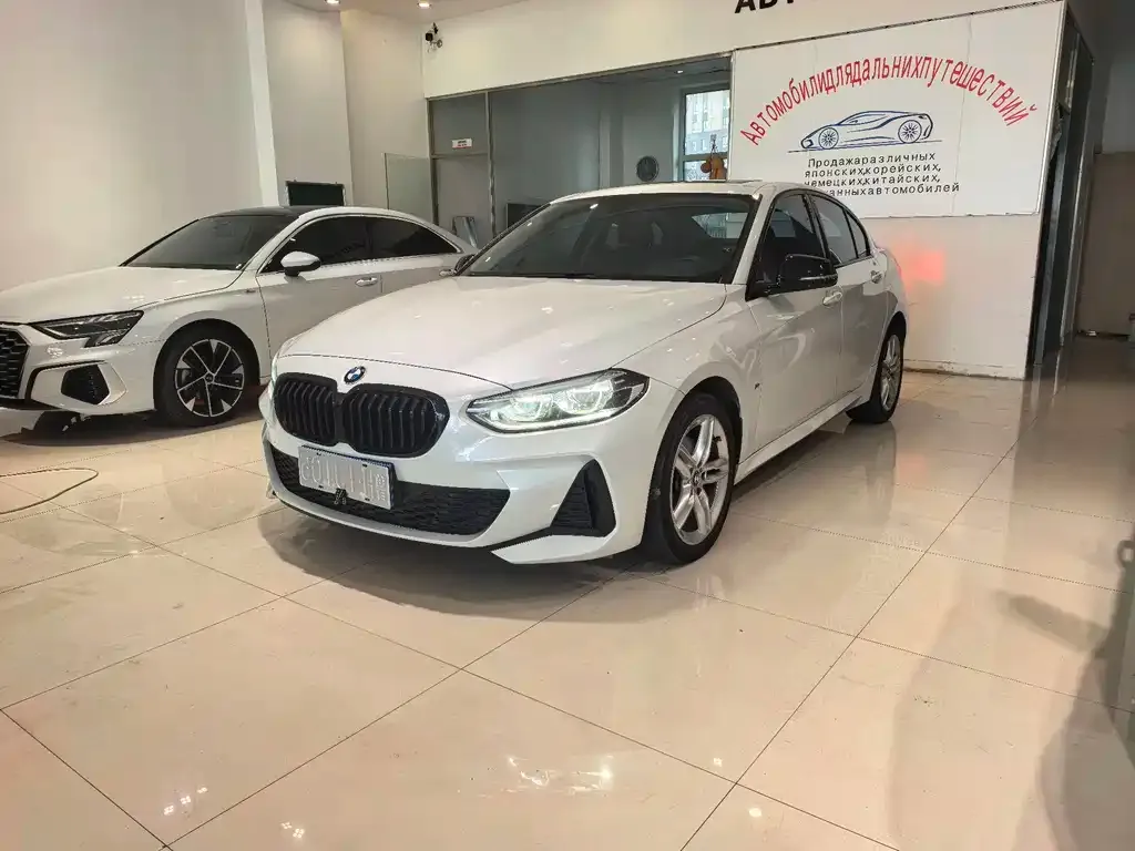 BMW 1 Series 2023 из CN, фото 1