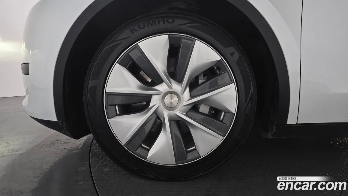 Tesla Model Y 2024 из KR, фото 2