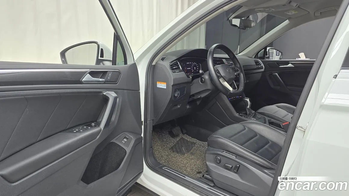 Volkswagen Tiguan — фото 9