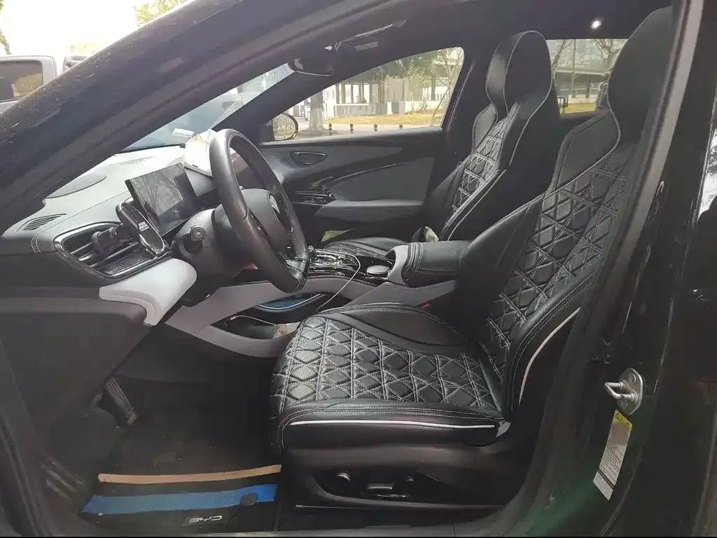 BYD Seal — фото 9
