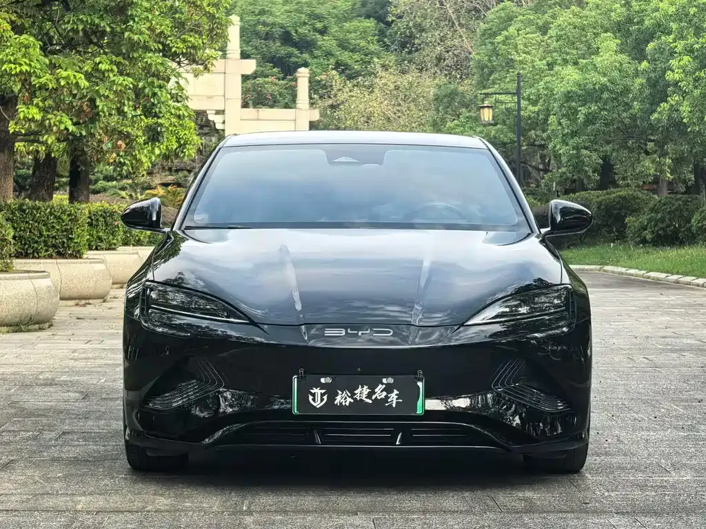 BYD Seal — фото 3