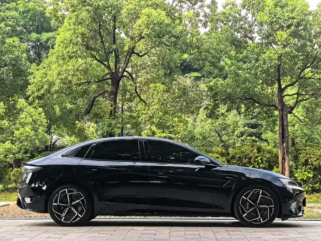 BYD Seal — фото 7