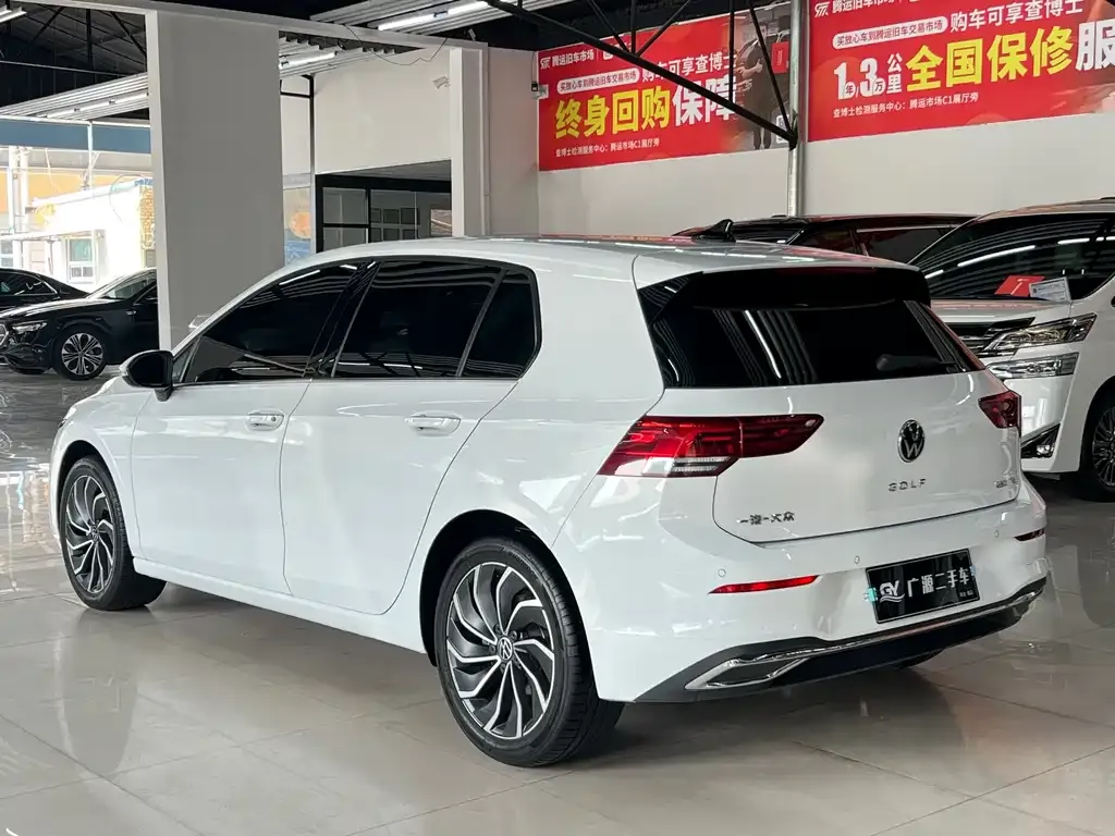 Volkswagen Golf 2021 из CN, фото 2