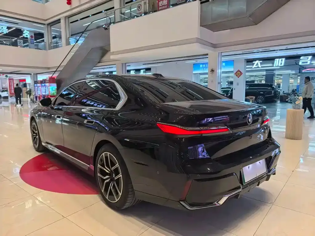 BMW i7 2023 из CN, фото 6