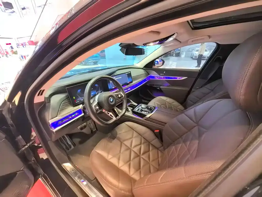 BMW i7 2023 из CN, фото 7