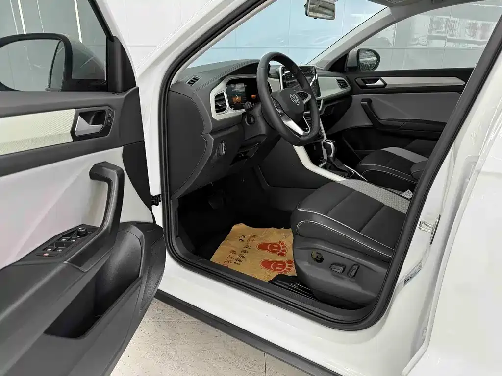 Volkswagen T-Roc 2023 из CN, фото 4