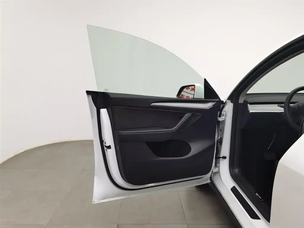 Tesla Model Y 2024 из CN, фото 5