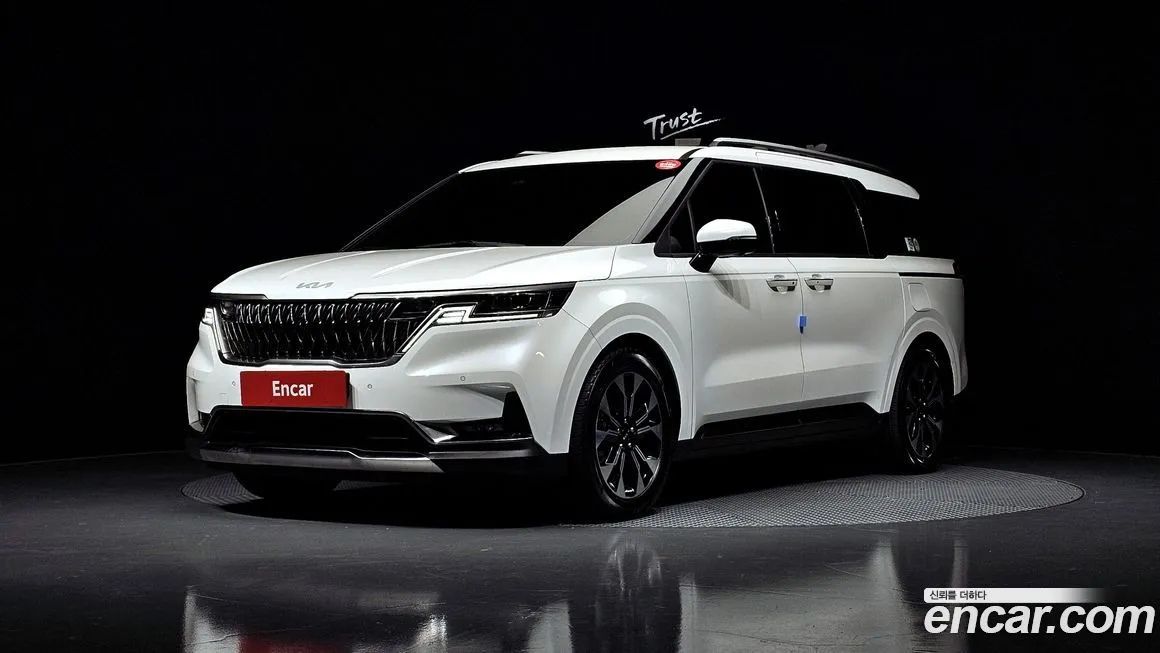 Kia Carnival — фото 1
