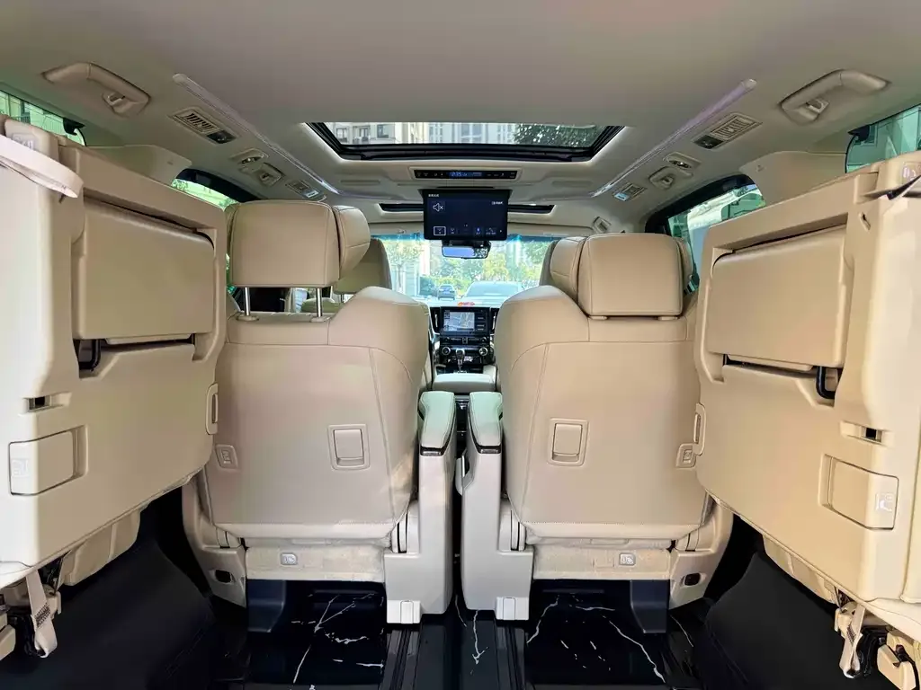 Toyota Alphard 2023 из CN, фото 3