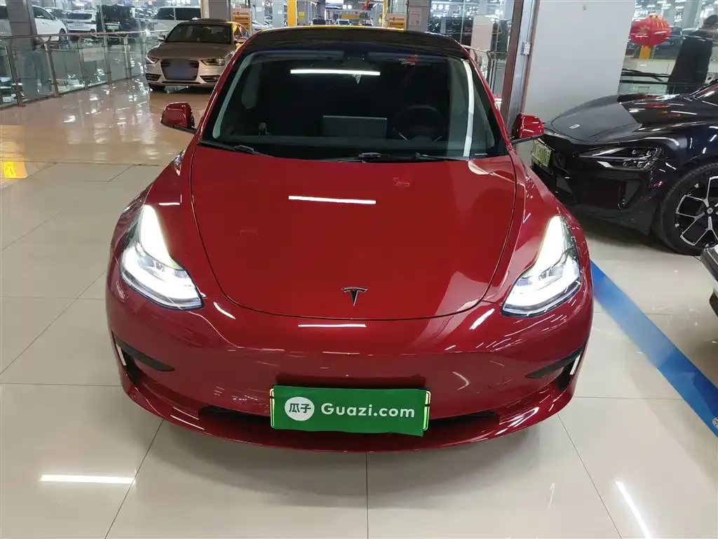 Tesla Model 3 — фото 2