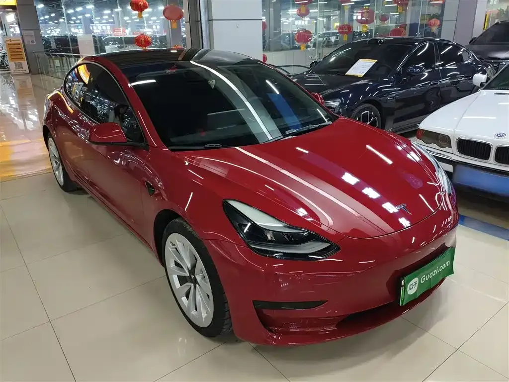 Tesla Model 3 — фото 4