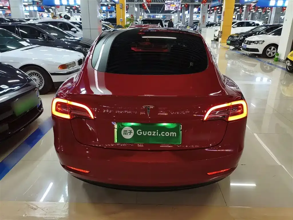 Tesla Model 3 — фото 9