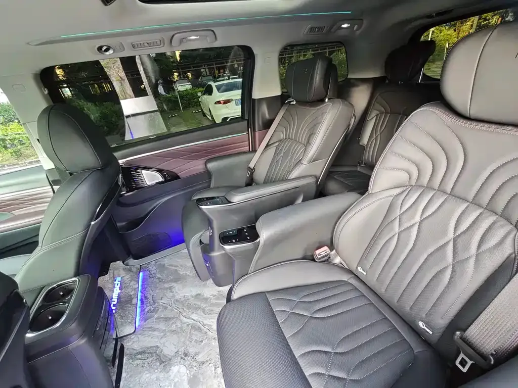 GAC Motor Trumpchi M8 — фото 10