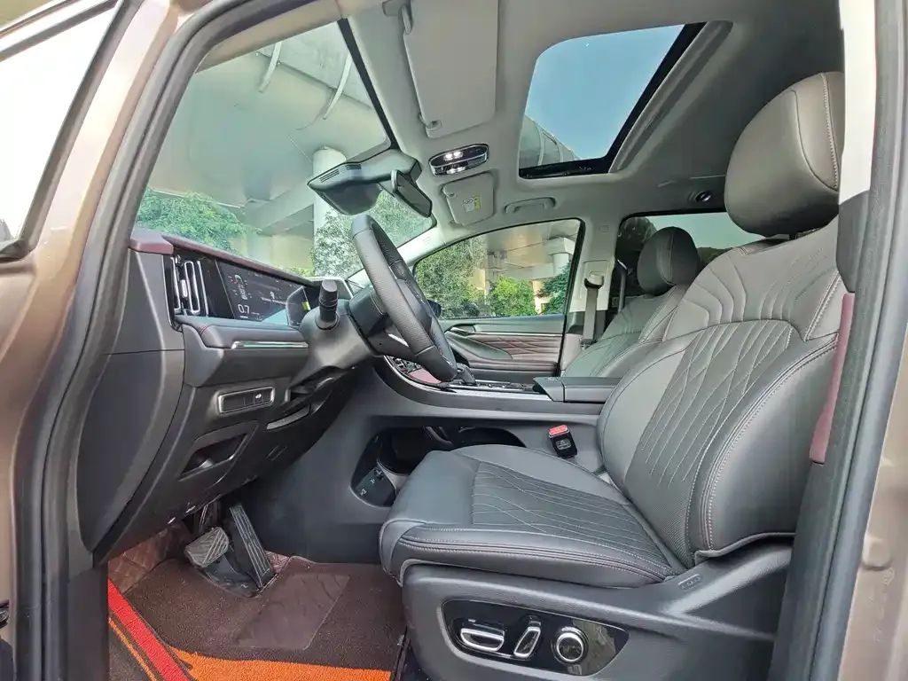GAC Motor Trumpchi M8 — фото 9