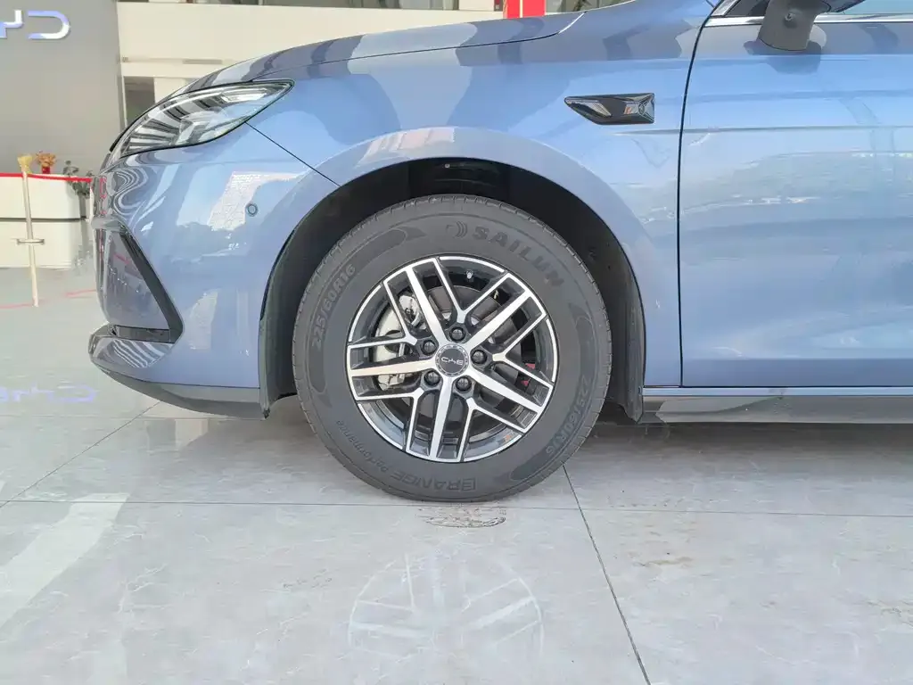 BYD Seal 05 DM-i — фото 7