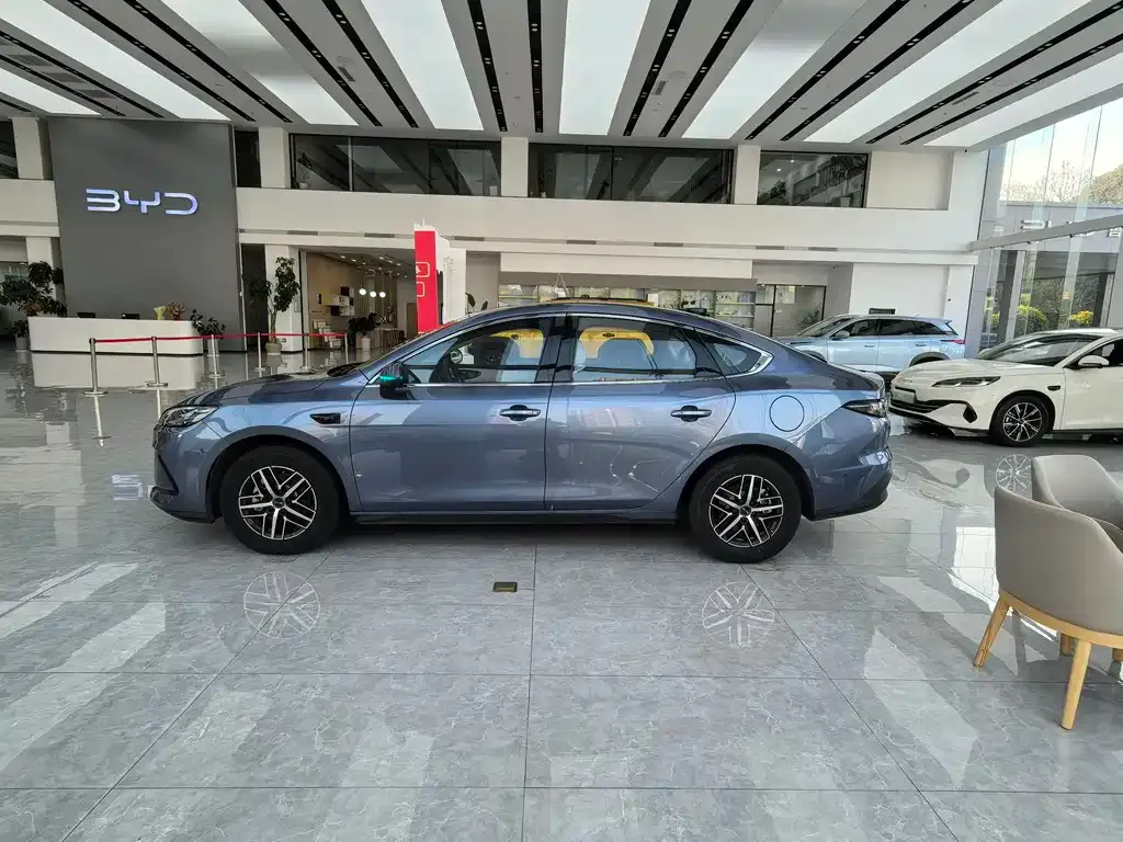 BYD Seal 05 DM-i — фото 3