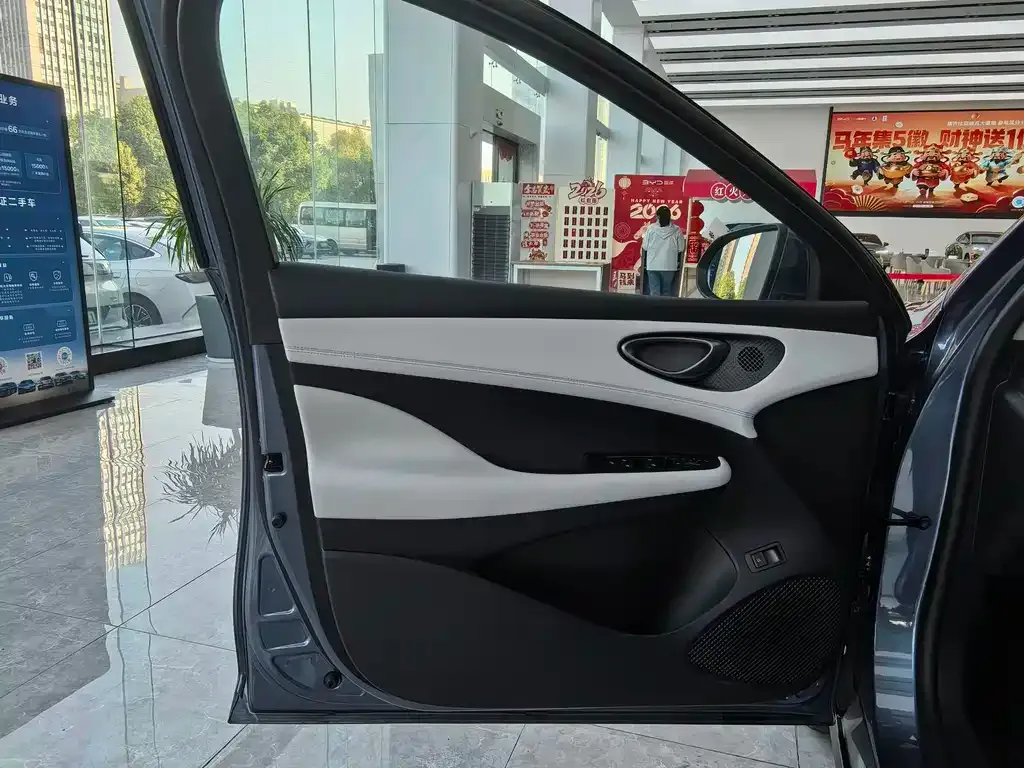 BYD Seal 05 DM-i — фото 4