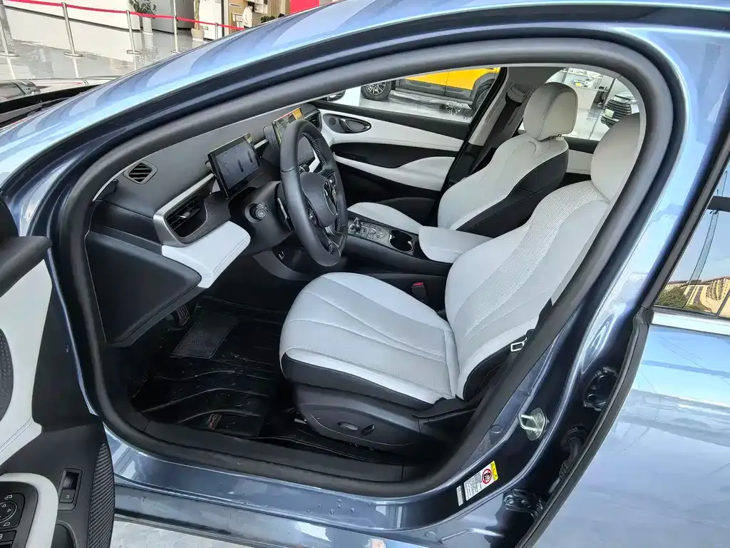 BYD Seal 05 DM-i — фото 2