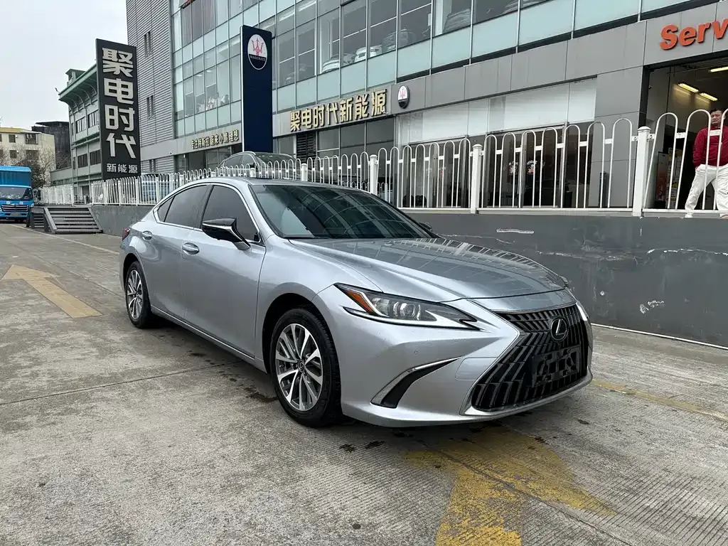 Lexus ES — фото 9