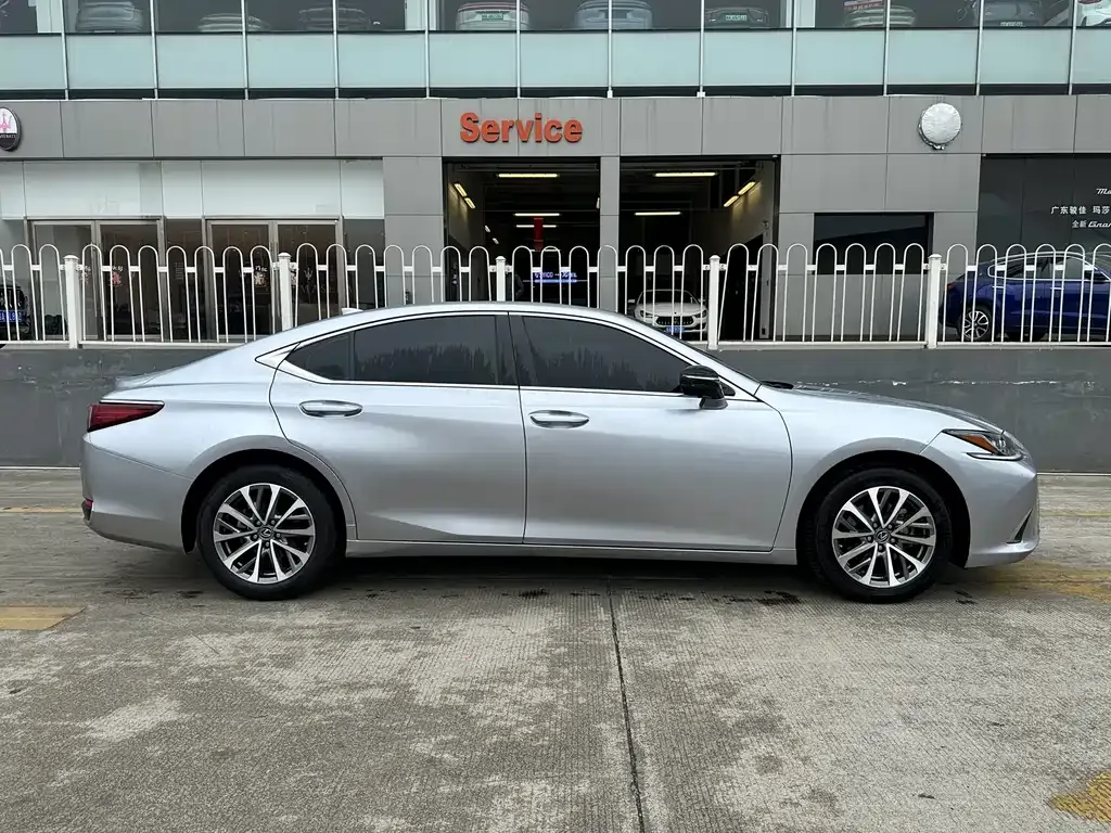 Lexus ES — фото 2
