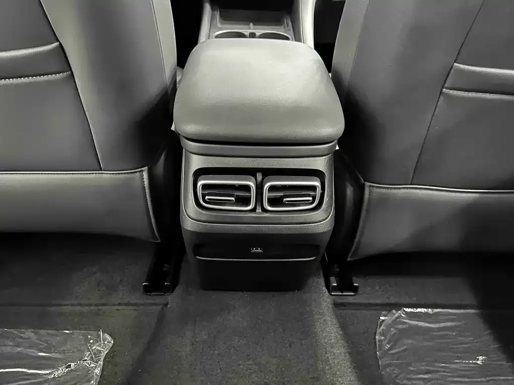Roewe D7 2025 из CN, фото 3