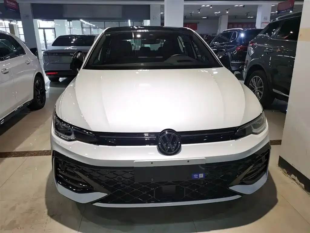 Volkswagen Golf 2024 из CN, фото 5