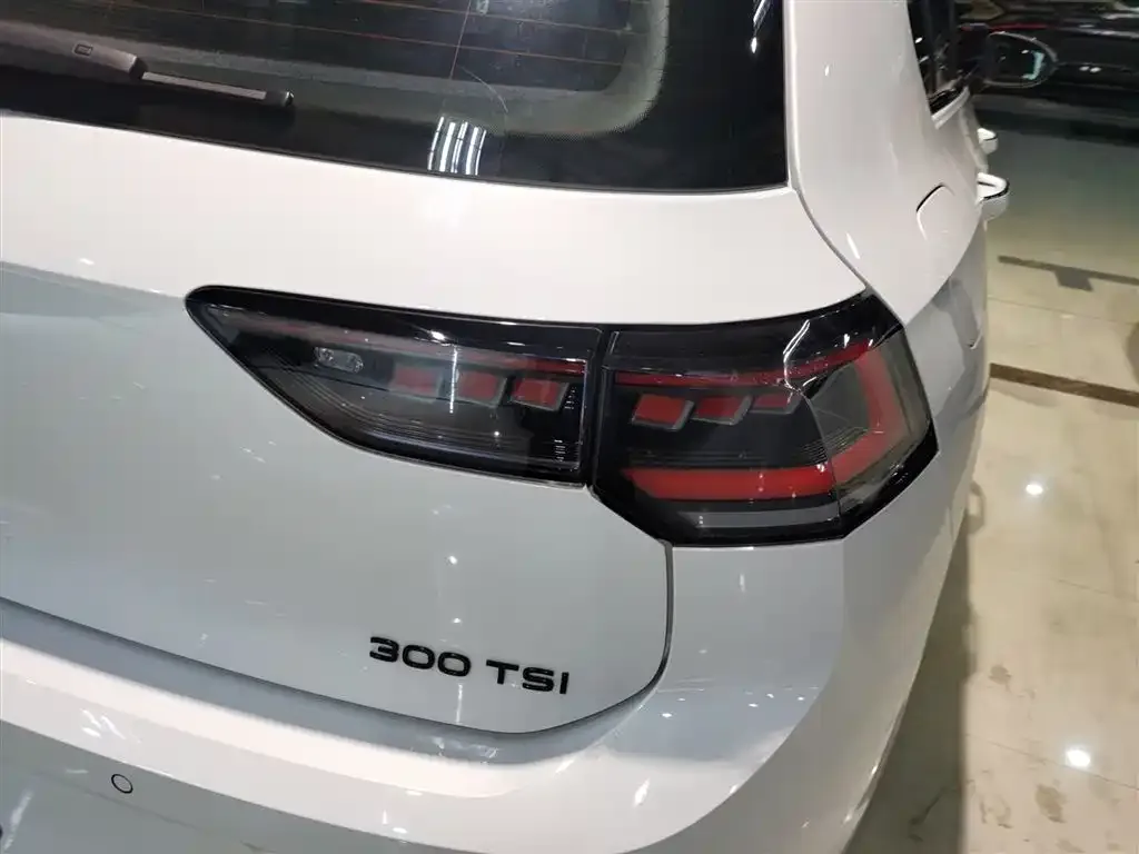 Volkswagen Golf 2024 из CN, фото 8
