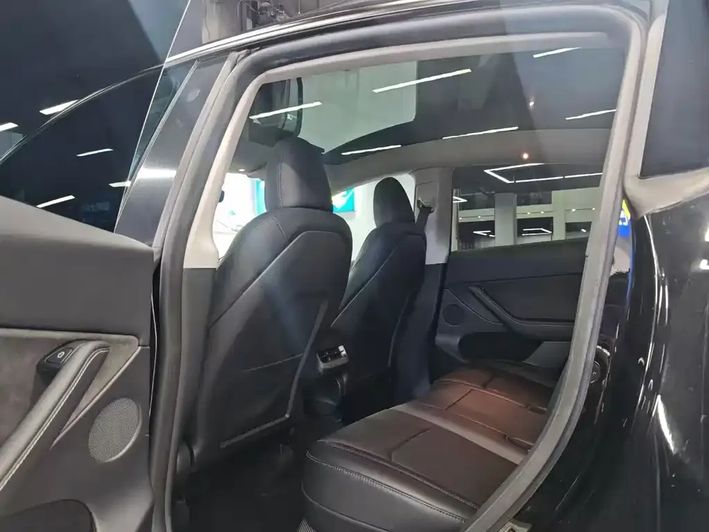 Tesla Model Y 2023 из CN, фото 3