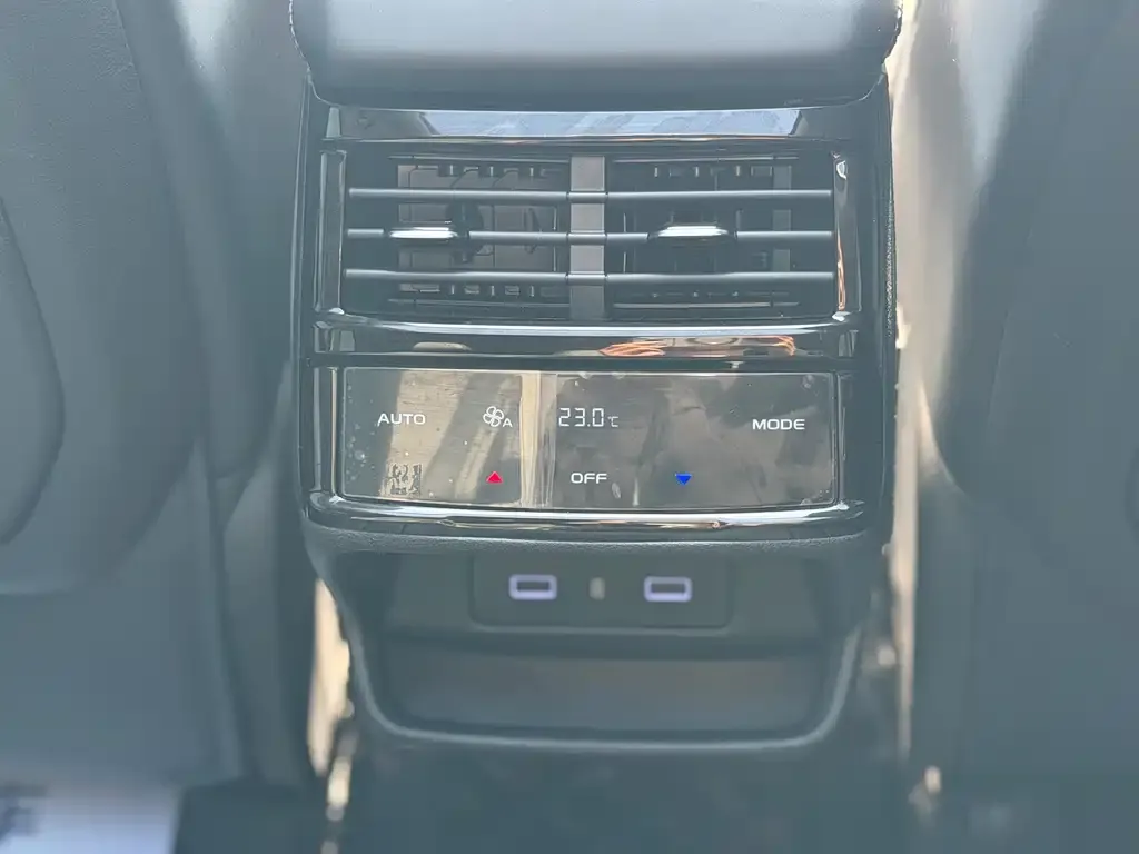 Geely Xingyue L 2023 из CN, фото 4