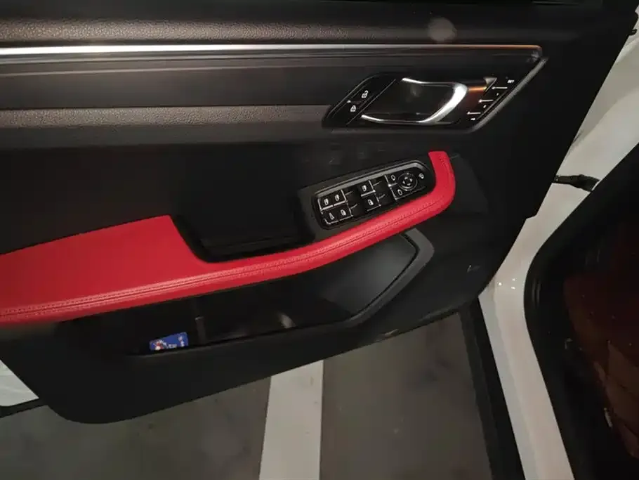 Porsche Macan 2021 из CN, фото 8