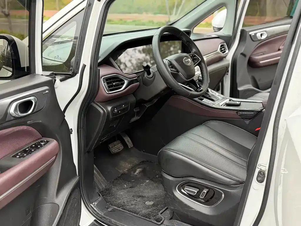 GAC Motor Trumpchi M6 — фото 9