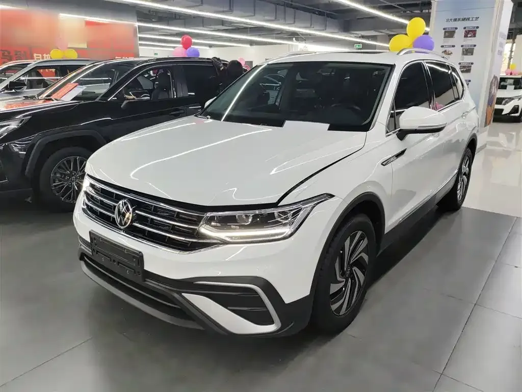 Volkswagen Tiguan L 2023 из CN, фото 7