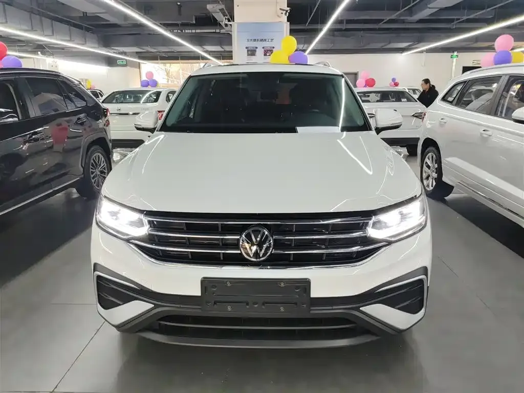 Volkswagen Tiguan L 2023 из CN, фото 9